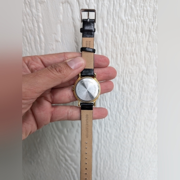 Vintage Lorus Disney Mickey Mouse Watch Gold Tone V534-6A20 - Picture 6 of 8